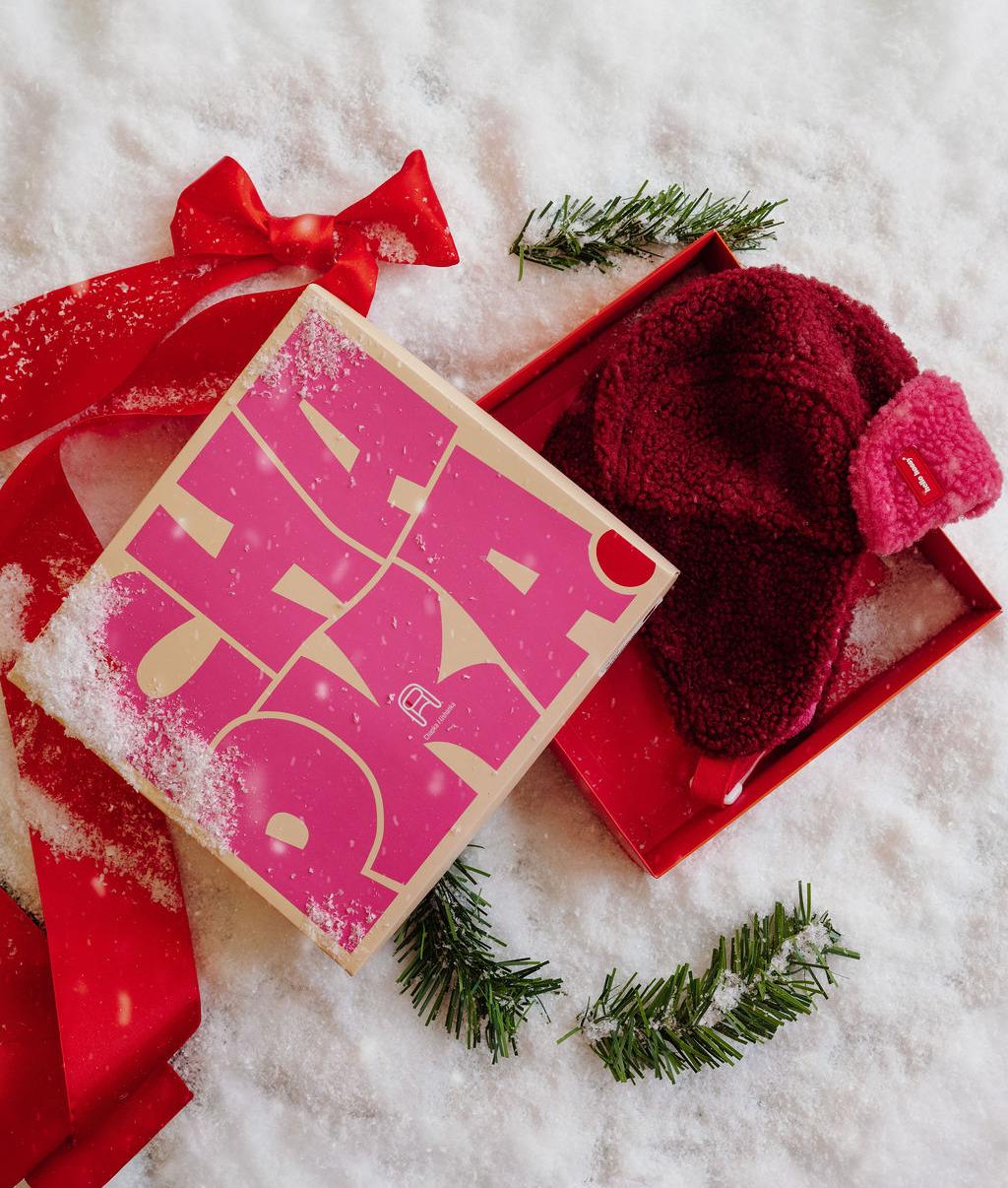 Gorro russo infantil bordô, detalhes rosa em polar Hello Hossy
