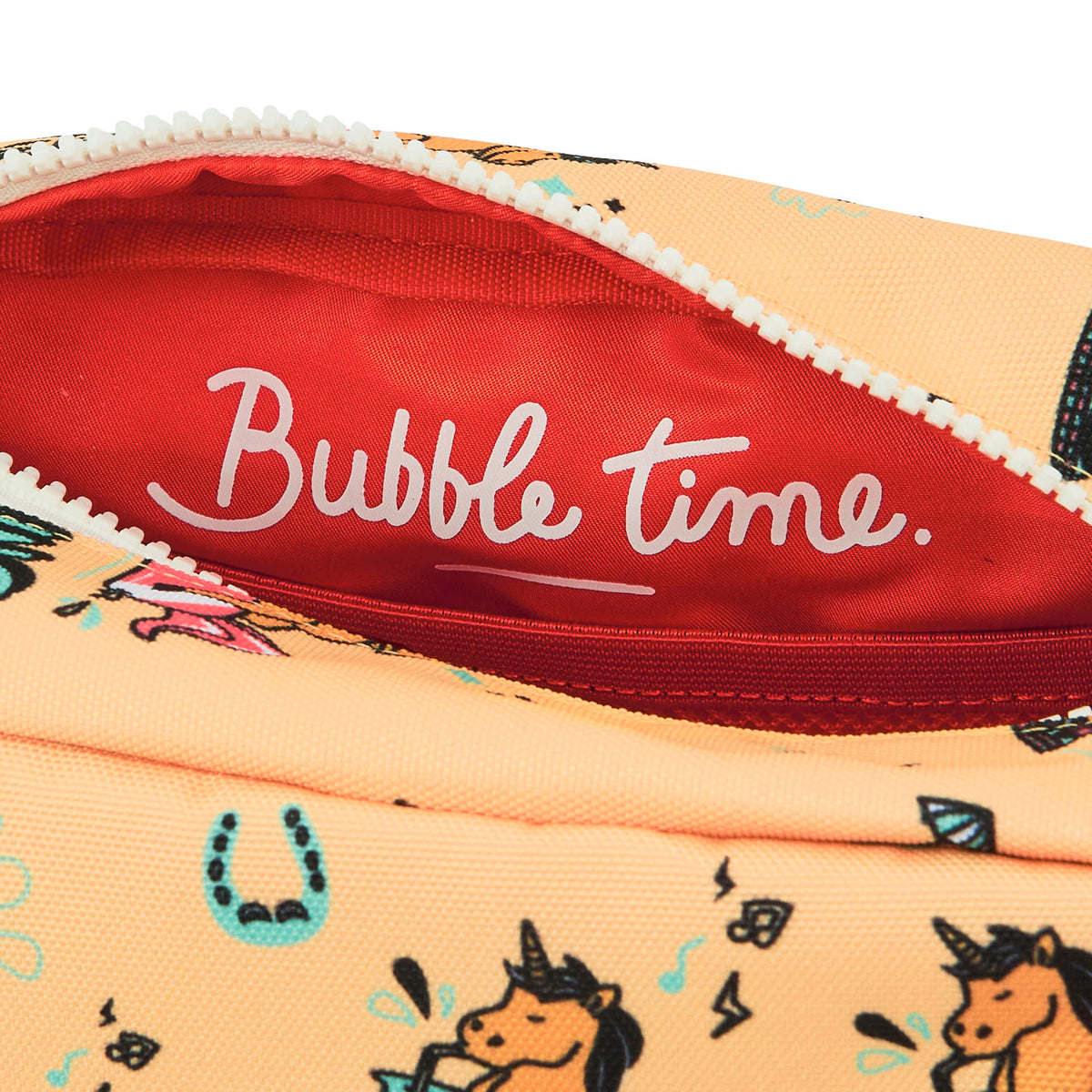 Nécessaire infantil com estampado de unicórnios, fundo pêssego, fecho de correr vermelho Hello Hossy