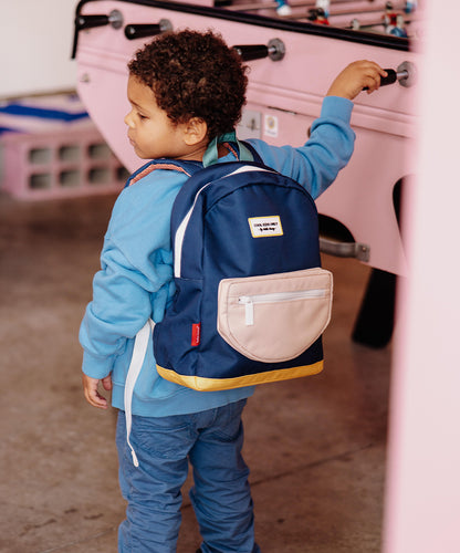 Mochila infantil azul, bolso bege, base amarela, patch Cool Kids Only Hello Hossy