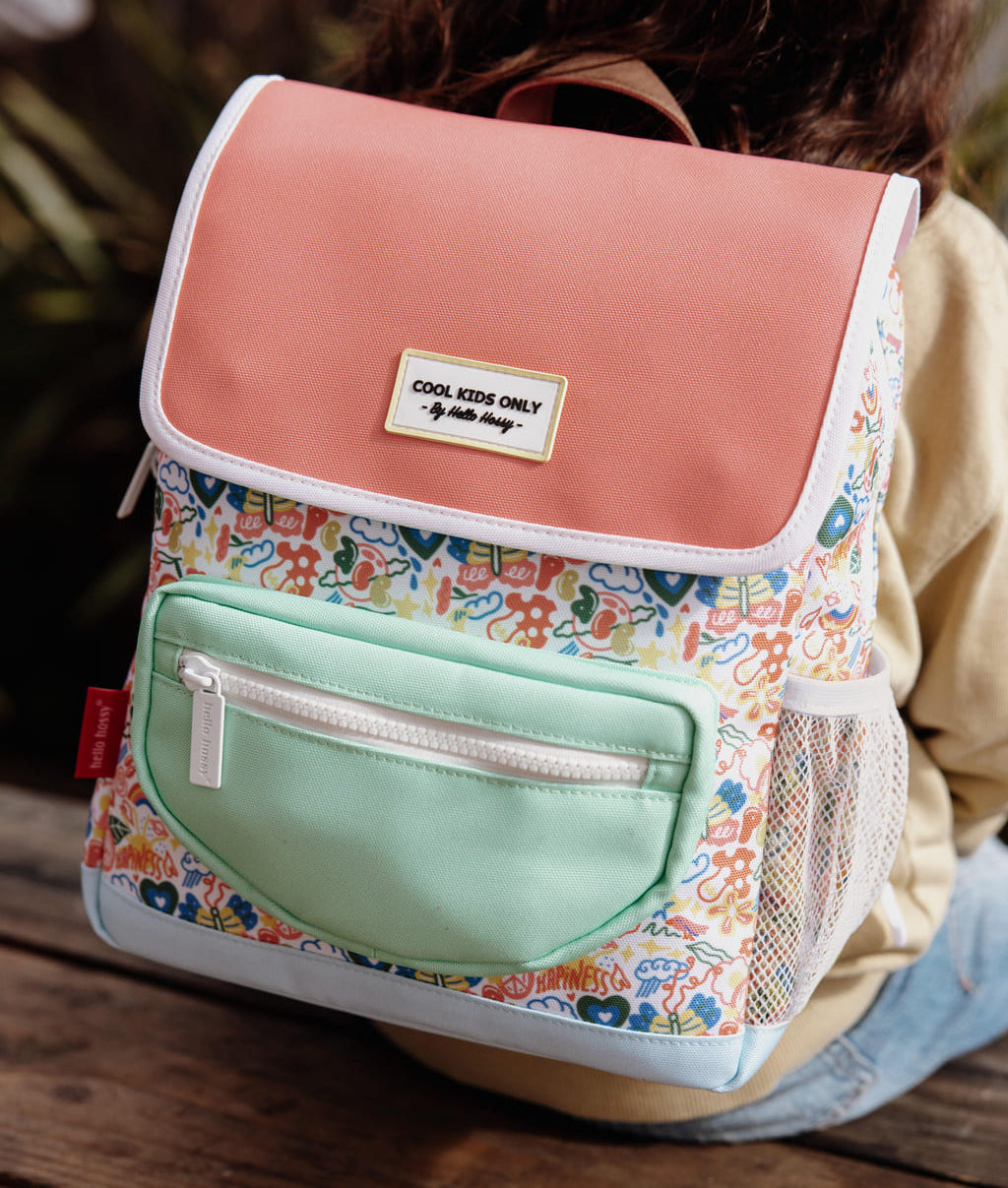 Mochila infantil com estampado de arte floral rosa branco e bolso mint Hello Hossy