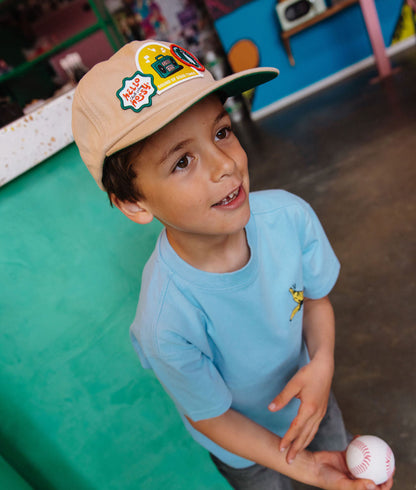 Boné infantil creme com patch música e pala curva Hello Hossy