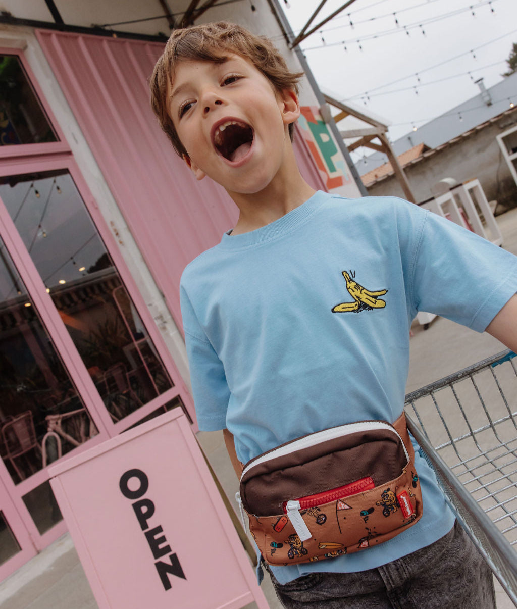 Bolsa de cintura infantil castanha com padrão de mascote bicicleta Hello Hossy