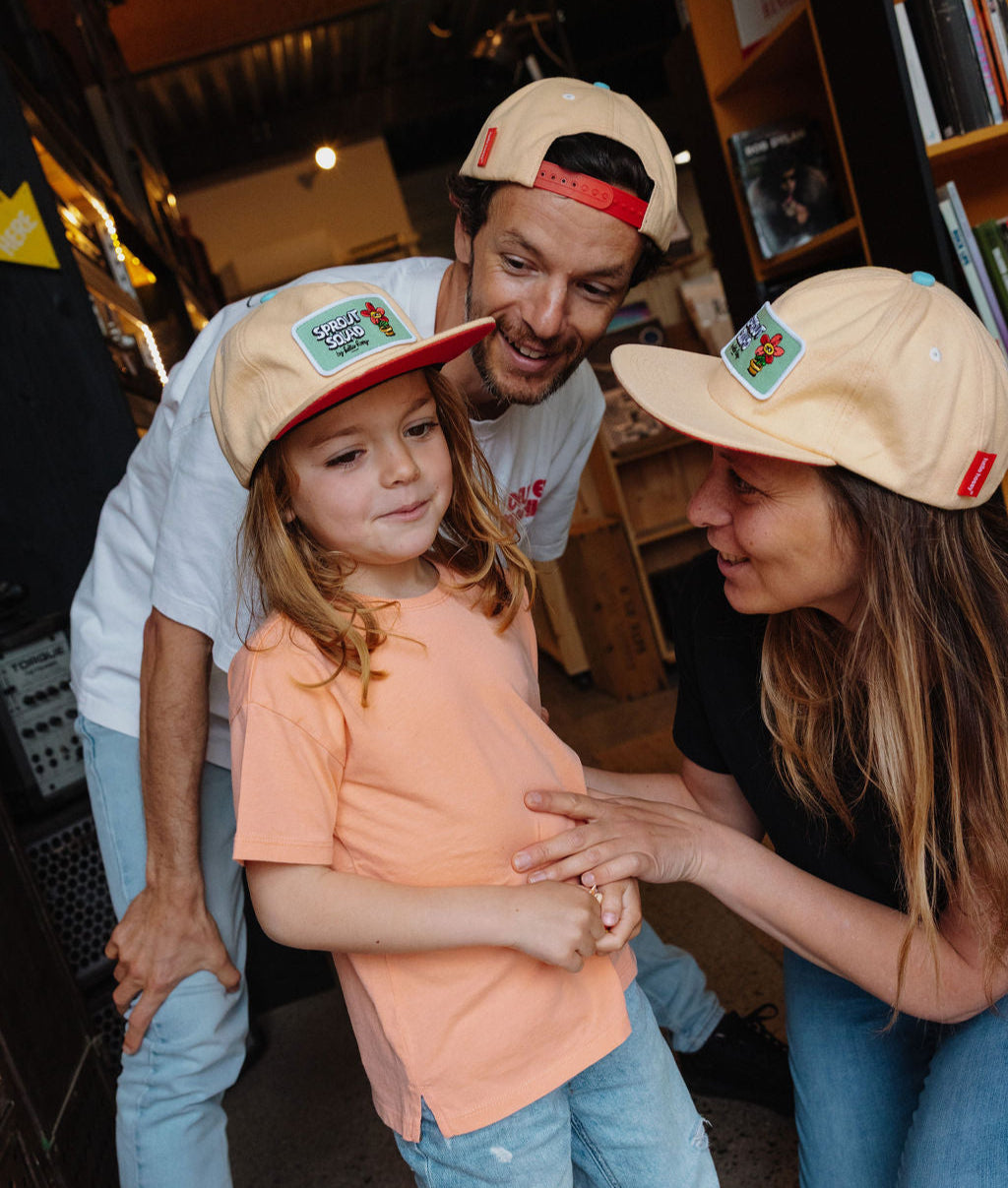 Boné infantil creme com patch de flores, pala reta, família Hello Hossy