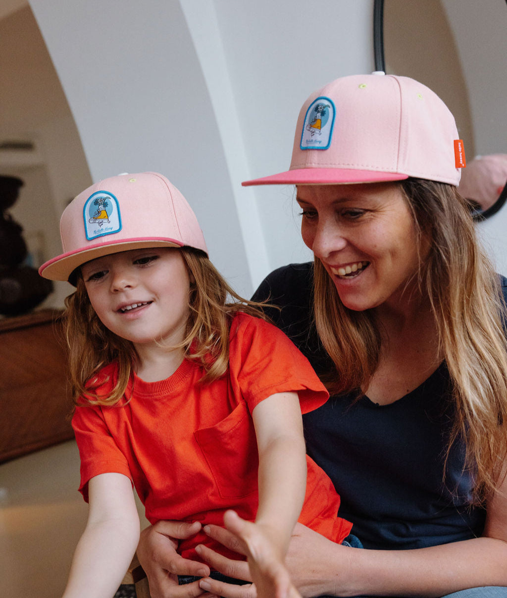 Boné infantil rosa com pala reta, patch de pássaro Duo mãe e criança Hello Hossy