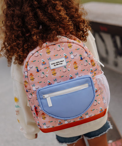 Mochila infantil rosa com estampado de flores e bolso azul Hello Hossy