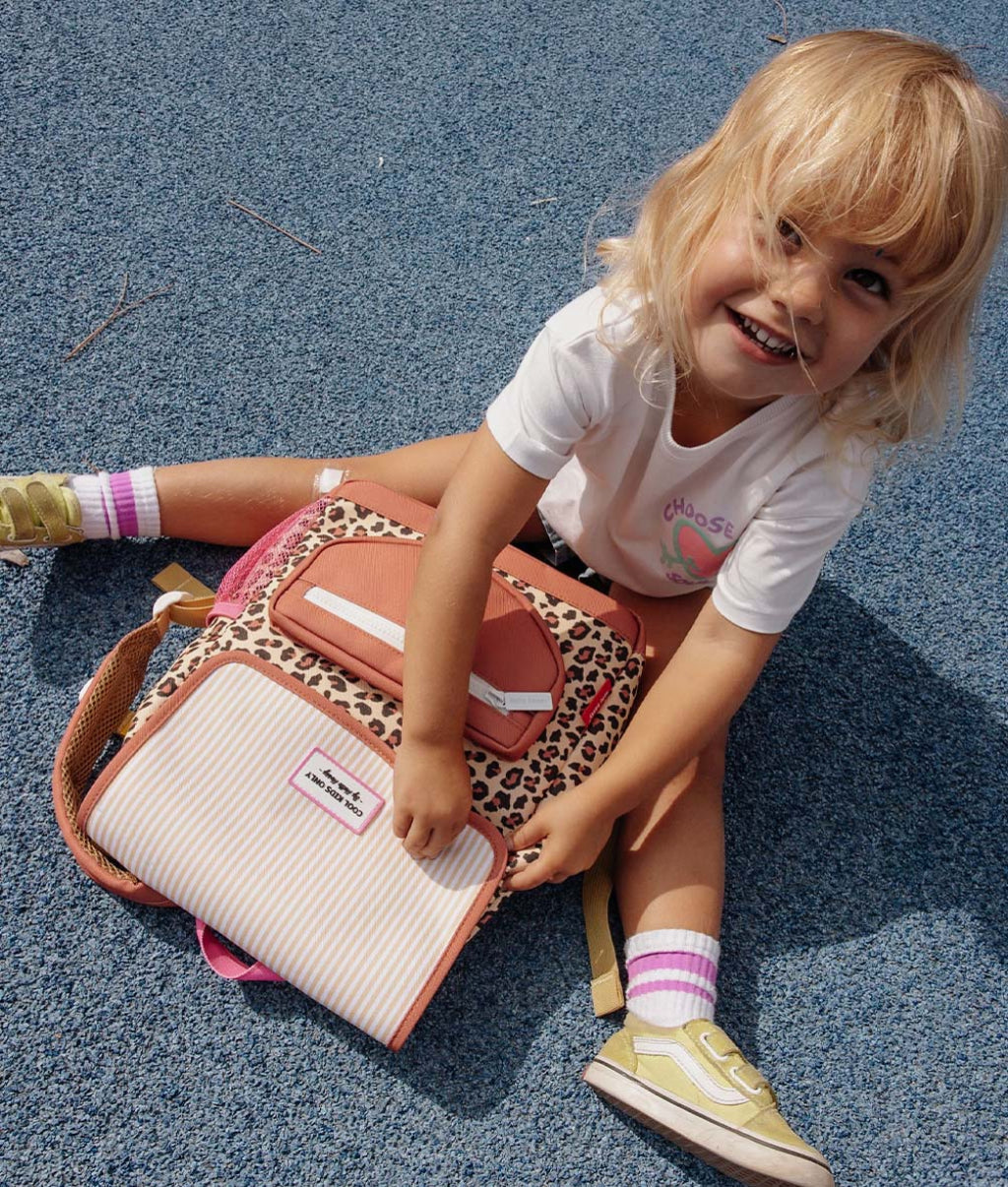 Mochila infantil bege com estampado leopard, bolso às riscas rosa Hello Hossy