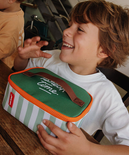 Saco de almoço infantil às riscas verdes, pega castanha e fecho laranja Hello Hossy