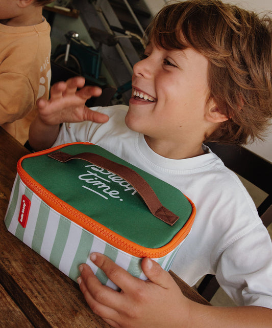 Saco de almoço infantil às riscas verdes, pega castanha e fecho laranja Hello Hossy