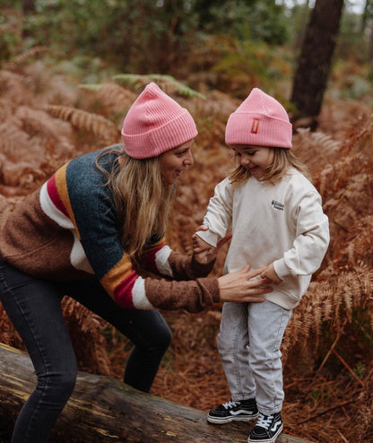 Duo mãe e criança com gorros rosa a combinar, Hello Hossy