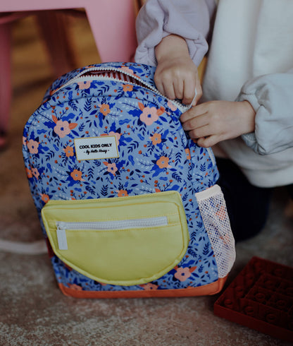 Mochila infantil azul com motivo de flores e bolso amarelo Hello Hossy