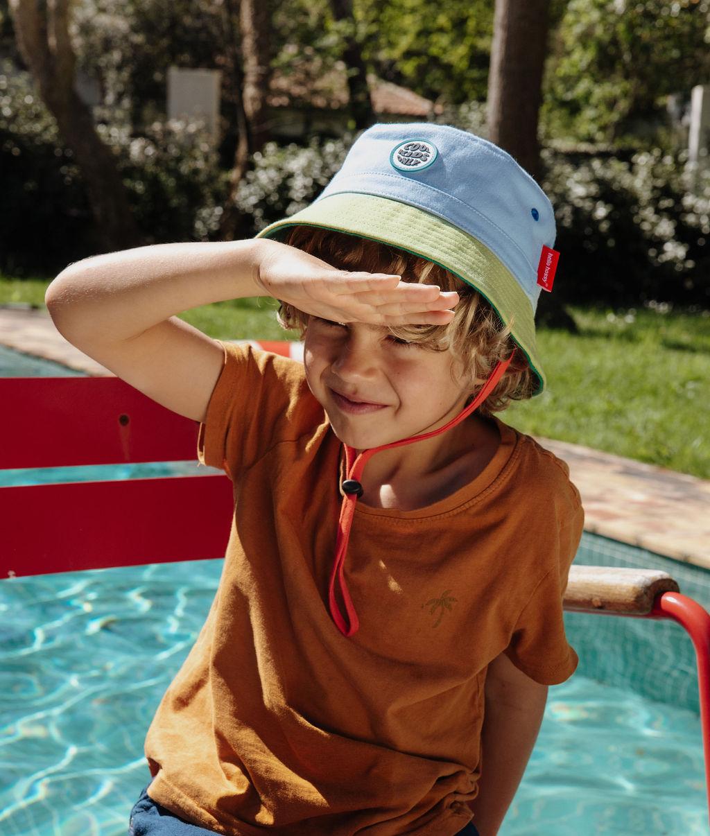 Chapéu bucket infantil bicolor azul e verde com cordão de aperto e patch redondo, Hello Hossy