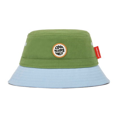 Chapéu bucket infantil bicolor verde e azul, patch redondo Cool Kids Only Hello Hossy