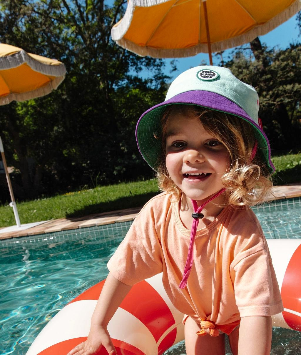 Chapéu bucket infantil verde e violeta com rebordo rosa Hello Hossy