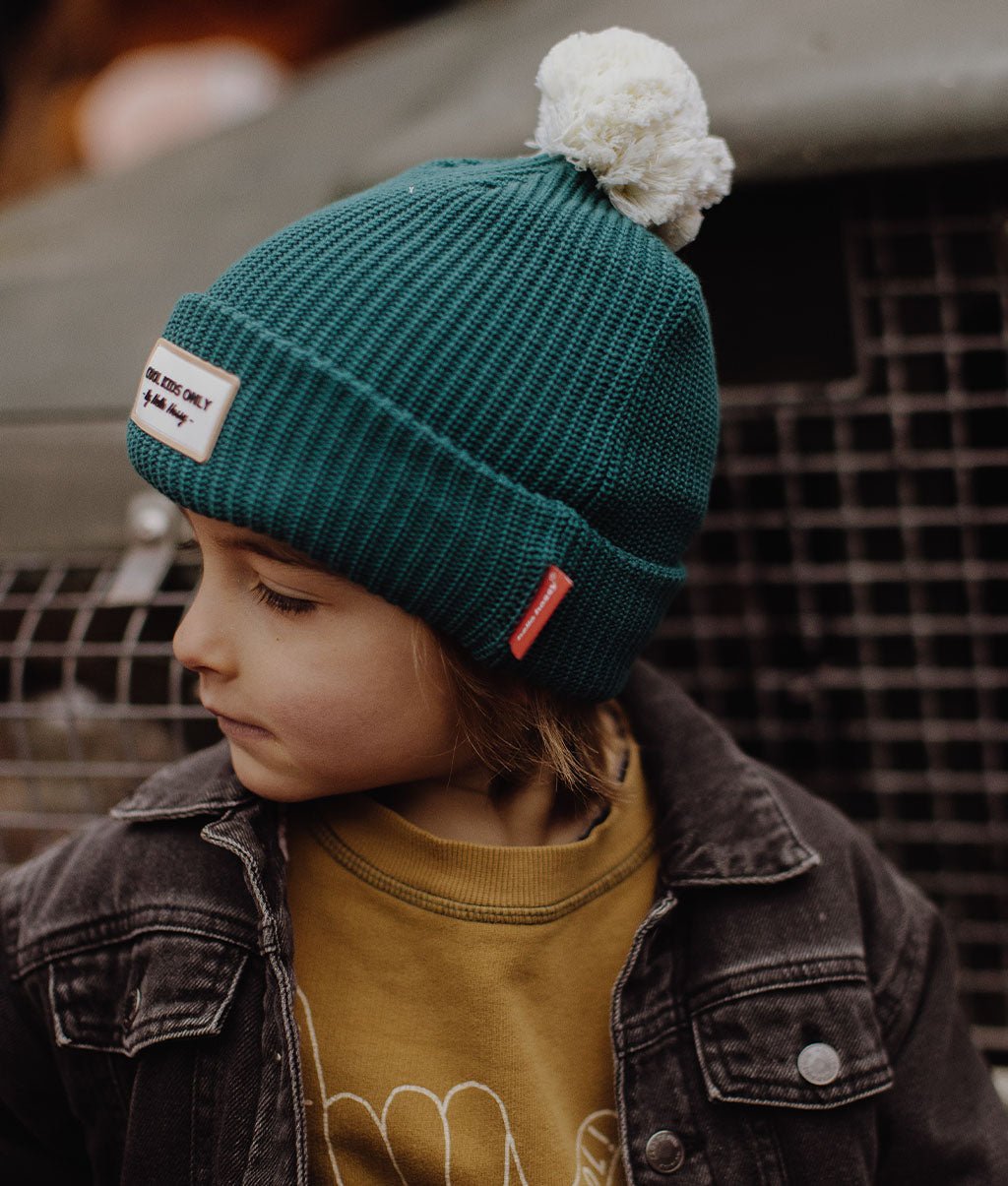 Gorro para crianças Color Block Duck, com pompom, forro polar, algodão orgânico, a partir dos 9 meses, Cool Kids Only!