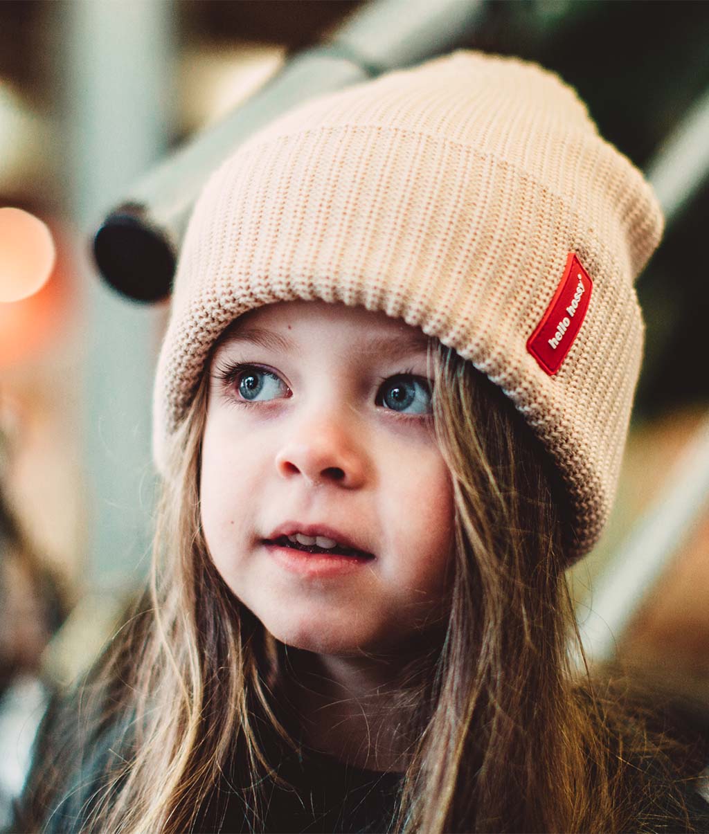 Gorro colorido para crianças e adultos Flow Creamy, 100% algodão orgânico, sem pompom, desde os 9 meses, Cool Kids Only!