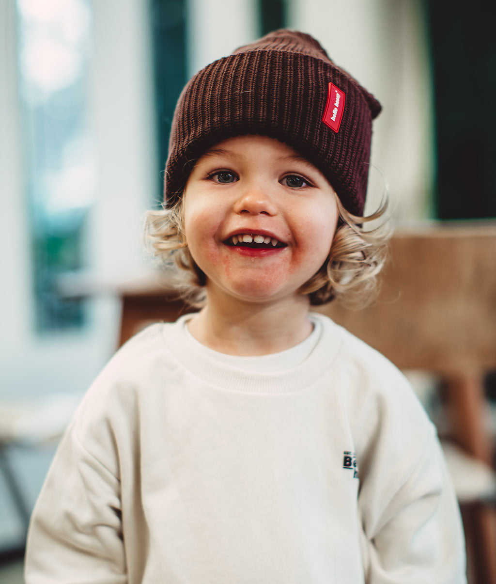 Gorro colorido para crianças e adultos Flow Chocolate, 100% algodão orgânico, sem pompom, a partir dos 9 meses, Cool Kids Only!
