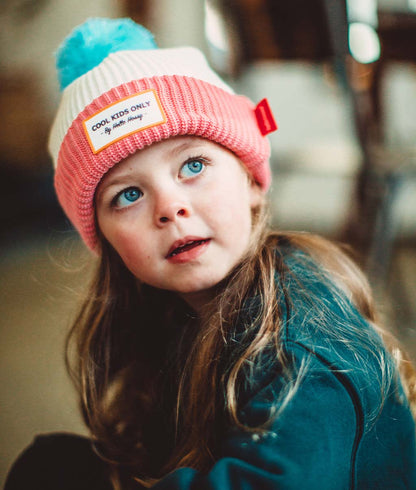 Gorro infantil Color Block Pink Ice, com pompom, forro polar, algodão orgânico, desde os 9 meses, Cool Kids Only!