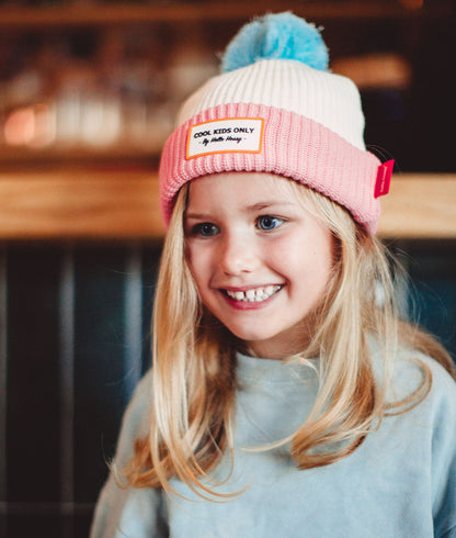 Gorro infantil Color Block Pink Ice, com pompom, forro polar, algodão orgânico, desde os 9 meses, Cool Kids Only!