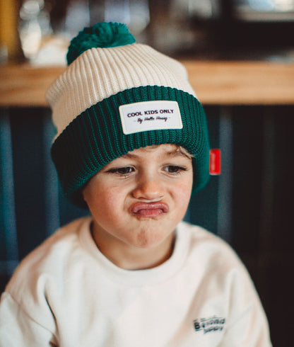Gorro para crianças Color Block Hope, com pompom, forro polar, algodão orgânico, desde os 9 meses, Cool Kids Only !