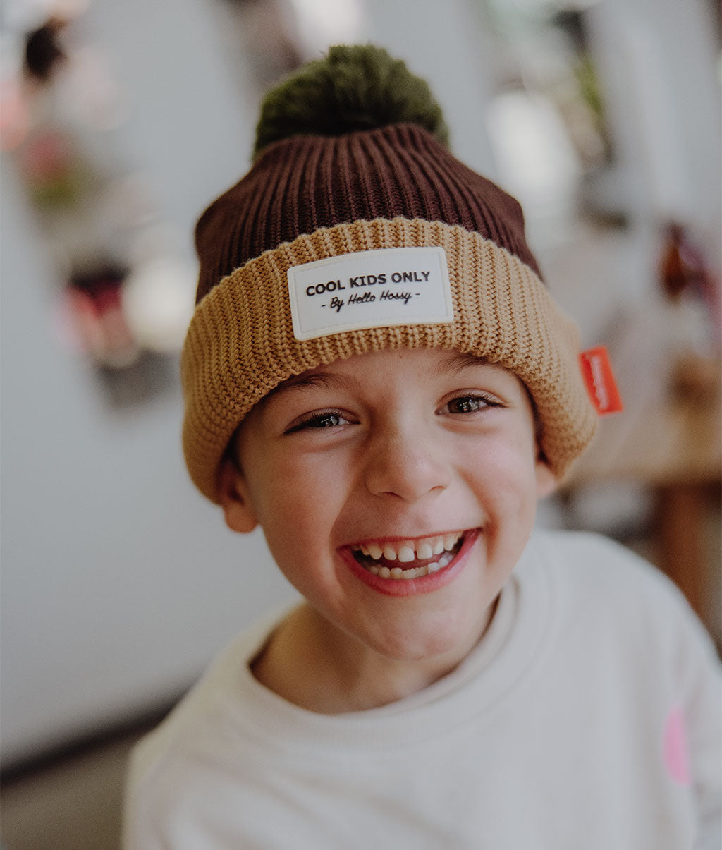 Gorro para crianças Color Block Pistachio, com pompom, forro polar, algodão orgânico, desde os 9 meses, Cool Kids Only!