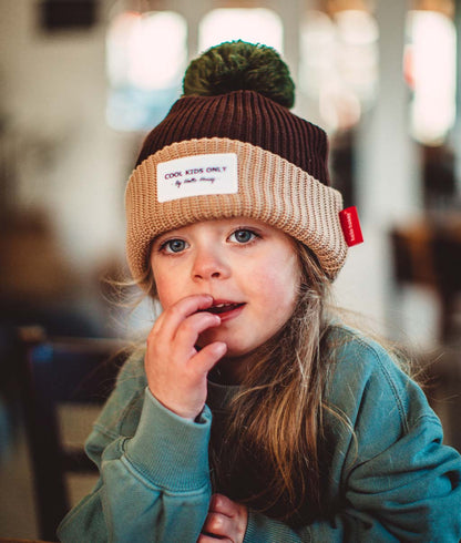 Gorro para crianças Color Block Pistachio, com pompom, forro polar, algodão orgânico, desde os 9 meses, Cool Kids Only!