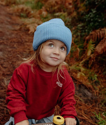 Gorro de malha liso Flow Ocean usado por uma menina - vista de cima - Hello Hossy