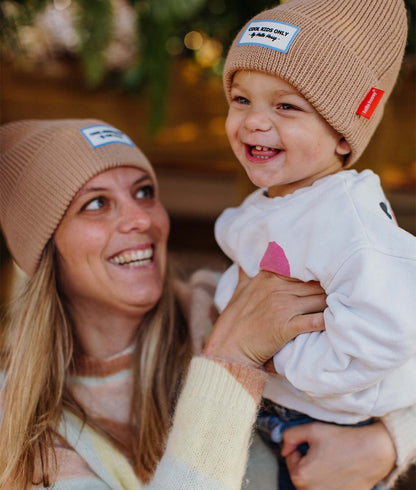 Gorro colorido para pais e filhos Pop Champagne, malha macia e fina, lã, sem pompom, a partir dos 9 meses, Cool Kids Only !