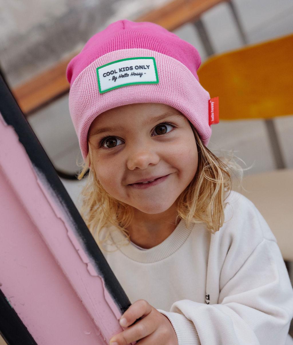 Gorro infantil rosa fuchsia, etiqueta bordada Cool Kids Only Hello Hossy