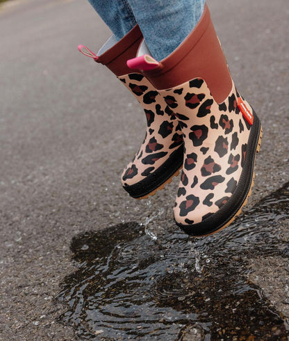 Botas de chuva infantis castanhas com estampado leopard e sola preta Hello Hossy