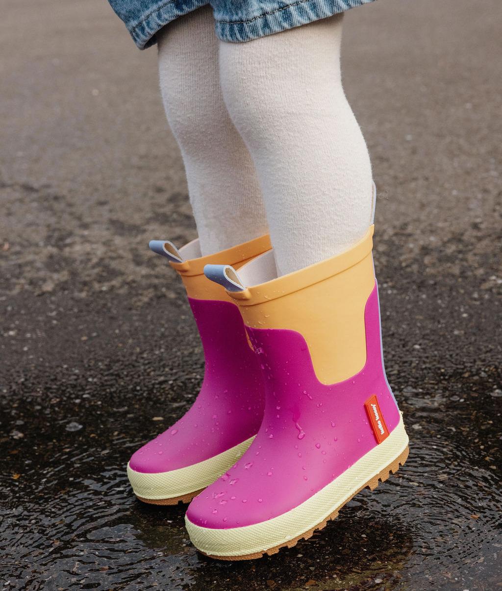 Botas de chuva para criança violetas e laranja com sola creme Hello Hossy