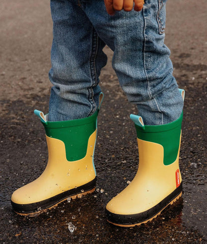 Botas de chuva infantis amarelas e verdes com sola preta Hello Hossy