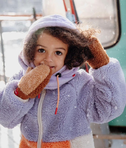 Menina com balaclava polar Warmy Mauve - look de inverno quente - Hello Hossy