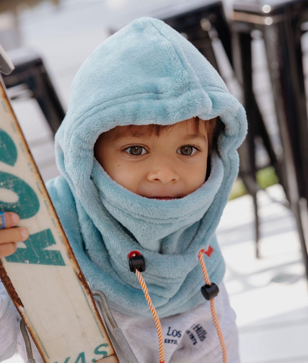 Balaclava infantil azul em polar, cordões ajustáveis Hello Hossy