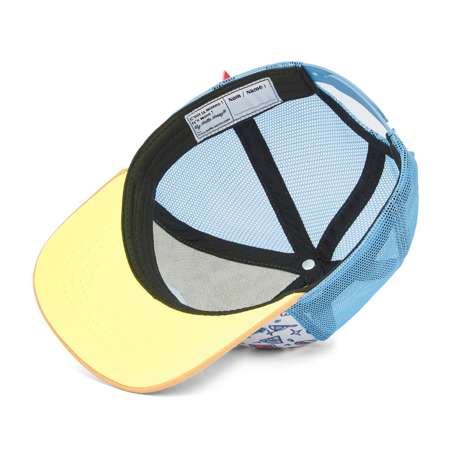 Boné infantil trucker com motivo de baseball, rede azul e detalhe de etiqueta interior Hello Hossy
