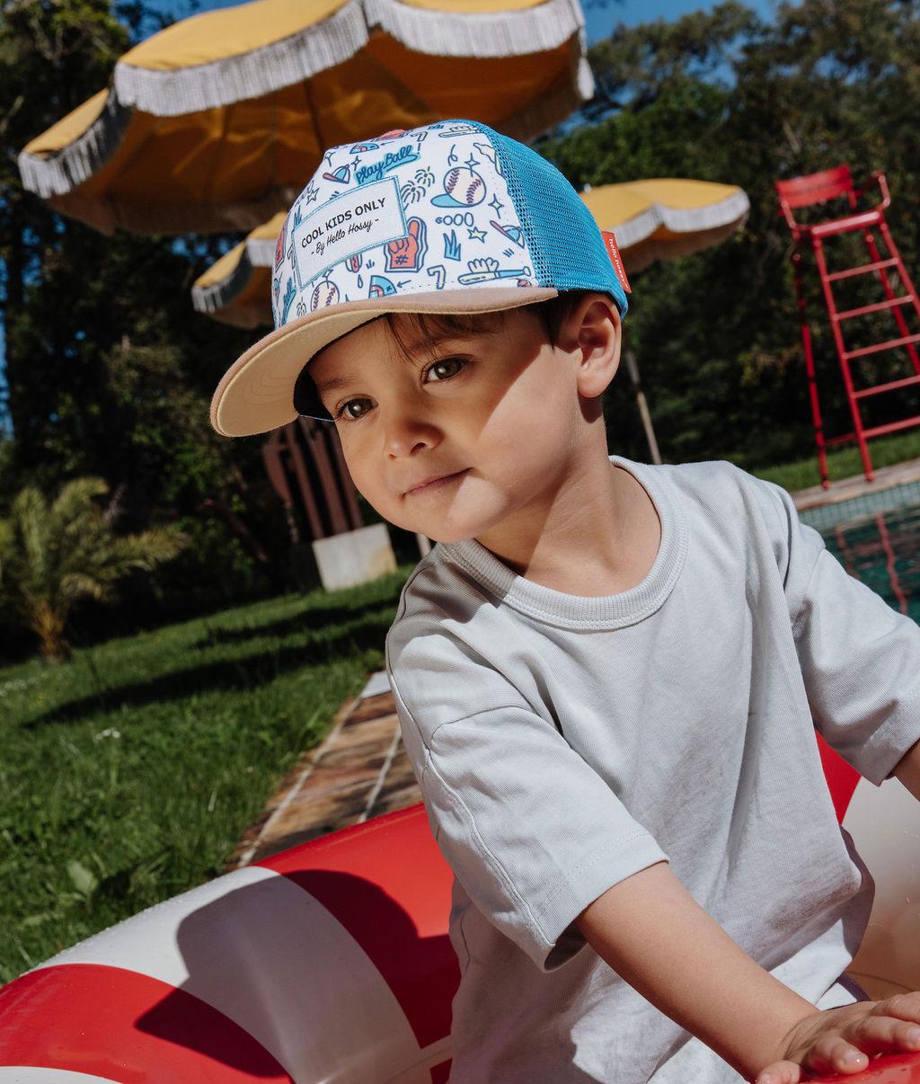 Boné infantil trucker baseball azul, pala bege, usado Hello Hossy