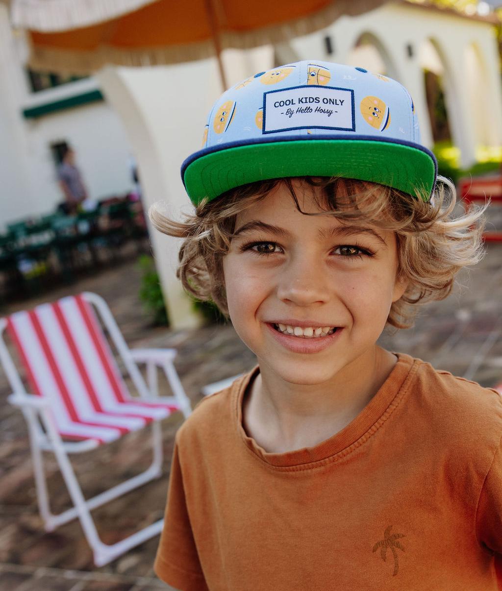 Boné infantil com balões amarelos, pala azul marine, usado, Hello Hossy