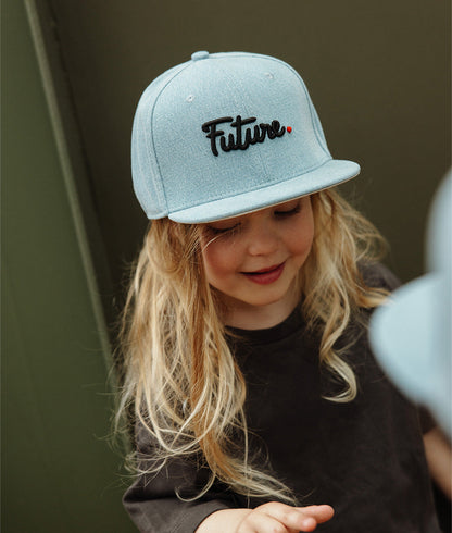 Boné para crianças Jean Future, pala reta, algodão orgânico, certificado Oeko-Tex, desde os 9 meses, Cool Kids Only!