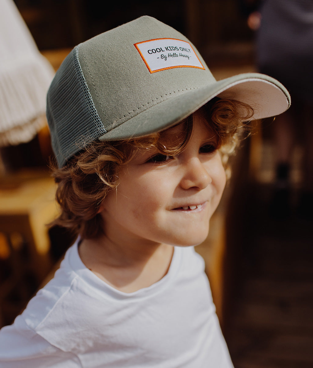 Boné pais e filhos Mini Olive, estilo Trucker, matchy-matchy, ecorresponsável, desde os 9 meses, Cool Kids Only!
