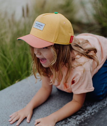 Boné para crianças Mini Sunset, pala curva, 100% algodão orgânico, certificado Oeko-Tex, desde os 9 meses, Cool Kids Only !