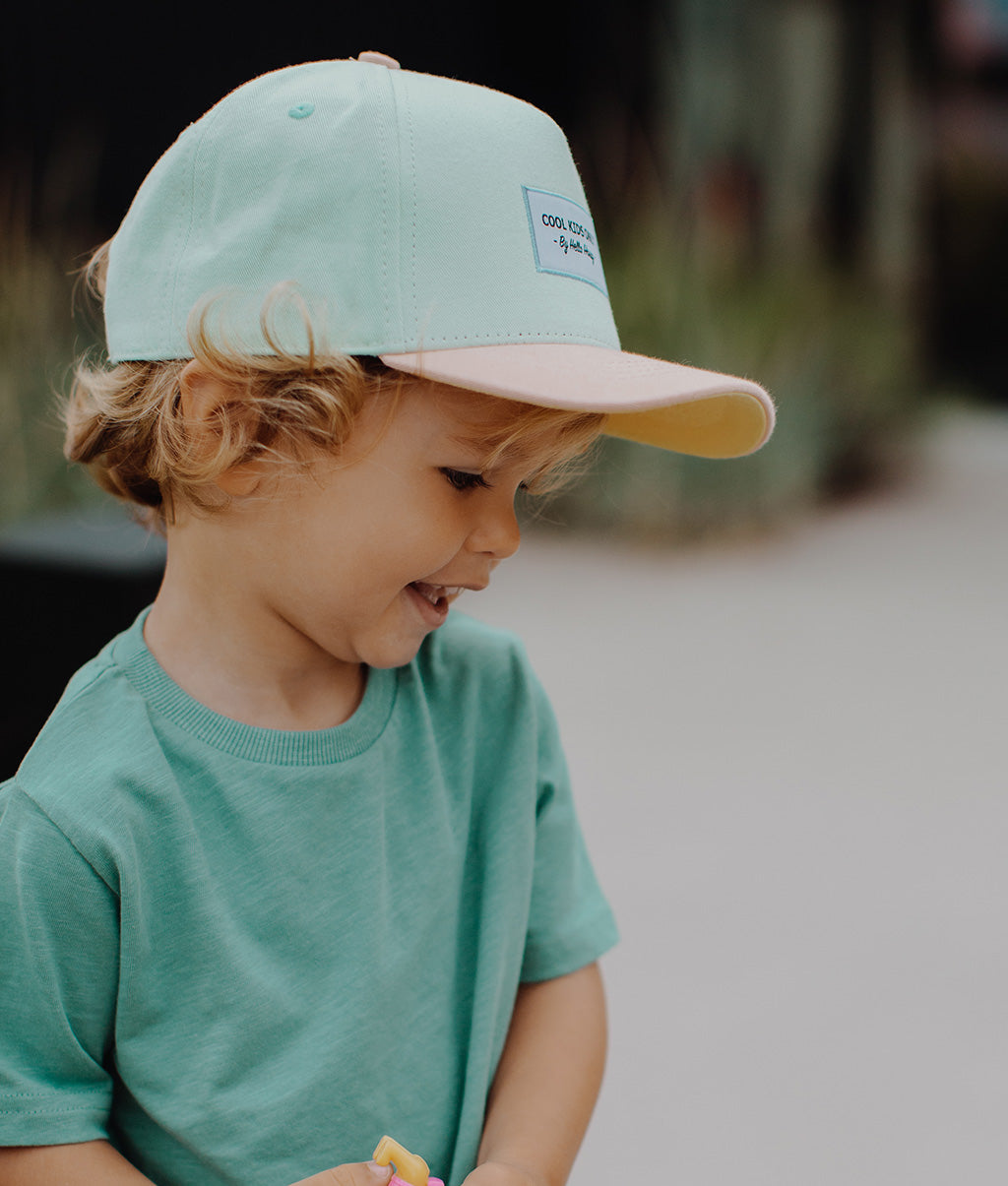 Boné infantil Mini Aloe, pala curva, 100% algodão orgânico, certificado Oeko-Tex, desde os 9 meses, Cool Kids Only!