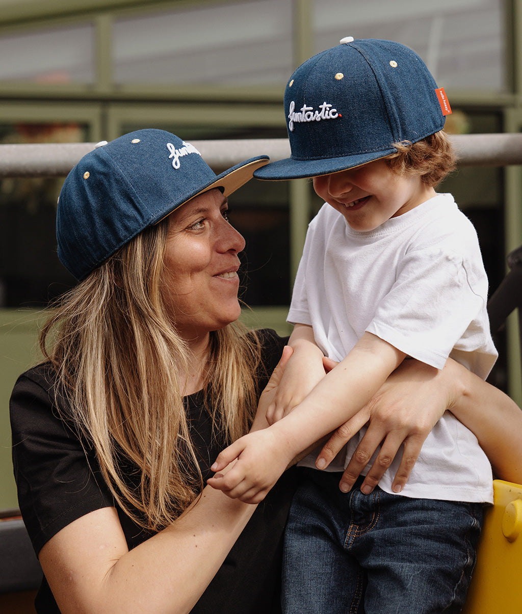 Boné pais e filhos Jean Funtastic, pala reta, algodão orgânico, certificado Oeko-Tex, a partir dos 9 meses, Cool Kids Only!