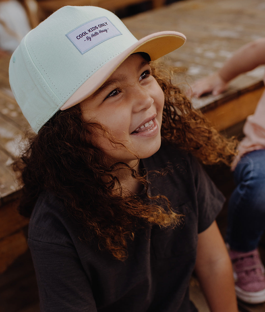 Boné infantil Mini Aloe, pala curva, 100% algodão orgânico, certificado Oeko-Tex, desde os 9 meses, Cool Kids Only!