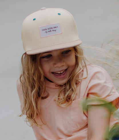 Boné infantil Mini Cotton, pala reta, 100% algodão orgânico, certificado Oeko-Tex, a partir dos 9 meses, Cool Kids Only!