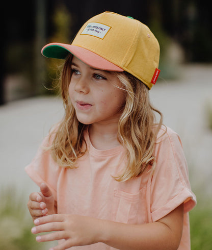 Boné para crianças Mini Sunset, pala curva, 100% algodão orgânico, certificado Oeko-Tex, desde os 9 meses, Cool Kids Only !