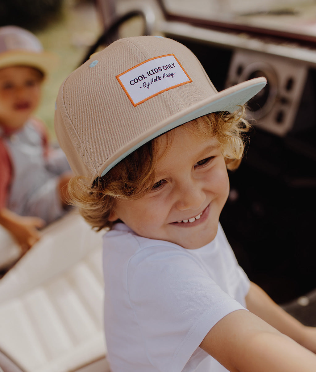 Boné Mini Sandy para crianças, pala reta, 100% algodão orgânico, certificado Oeko-Tex, a partir dos 9 meses, Cool Kids Only!