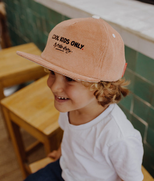 Boné pais e filhos Mini Nutty, pala reta, veludo, certificado Oeko-Tex, desde os 9 meses, Cool Kids Only!