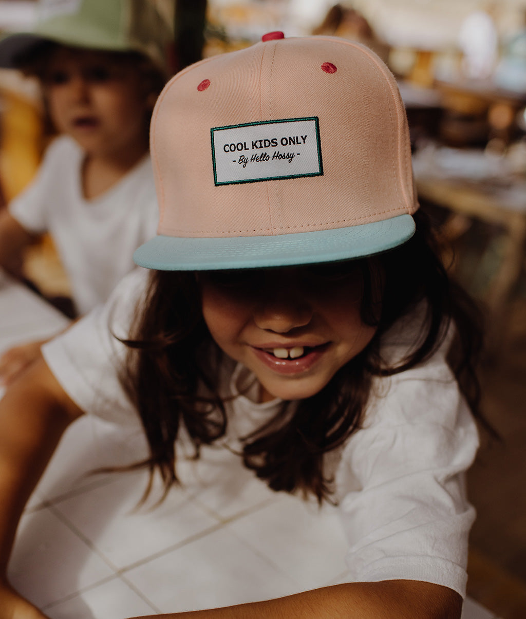 Boné infantil Mini Jolly, pala reta, 100% algodão orgânico, certificado Oeko-Tex, desde os 9 meses, Cool Kids Only !