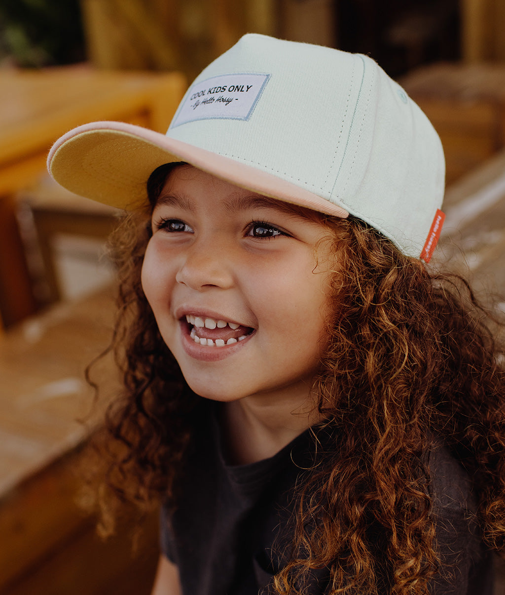 Boné infantil Mini Aloe, pala curva, 100% algodão orgânico, certificado Oeko-Tex, desde os 9 meses, Cool Kids Only!