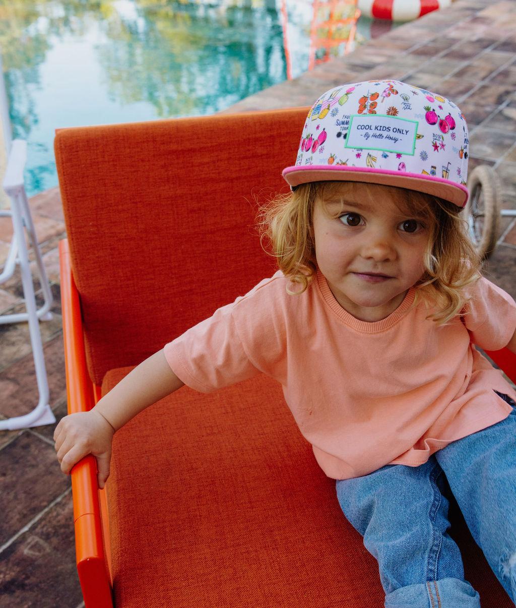 Boné infantil estampado com frutas e padrões coloridos Hello Hossy