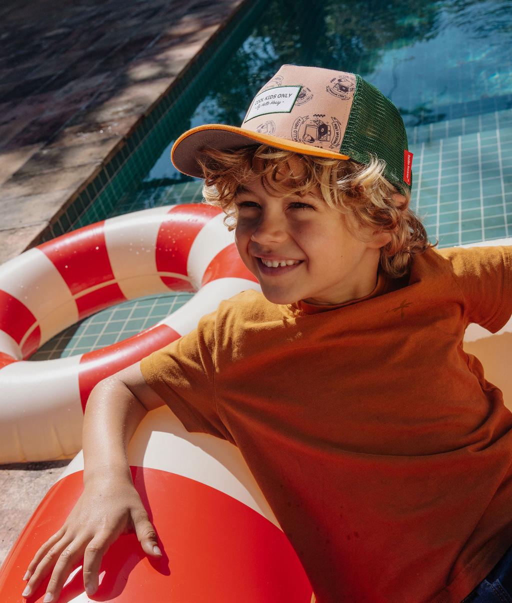 Boné infantil laranja e verde, pala curva, padrão de música, Hello Hossy